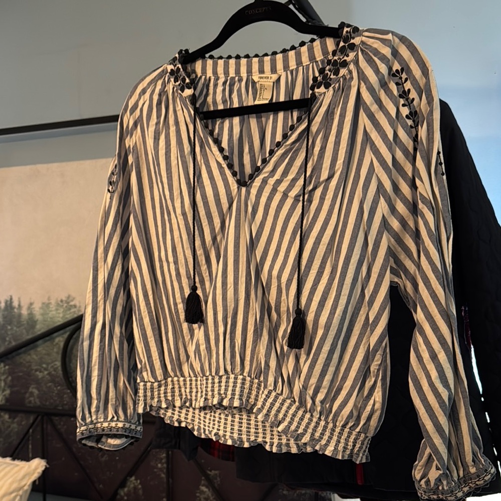 Forever 21 White and Blue Ruched Tie Front Blouse